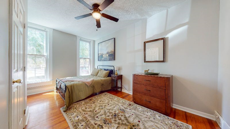 2BR Home Close to Major Hospitals / Private Parking / Safe - Photo 11