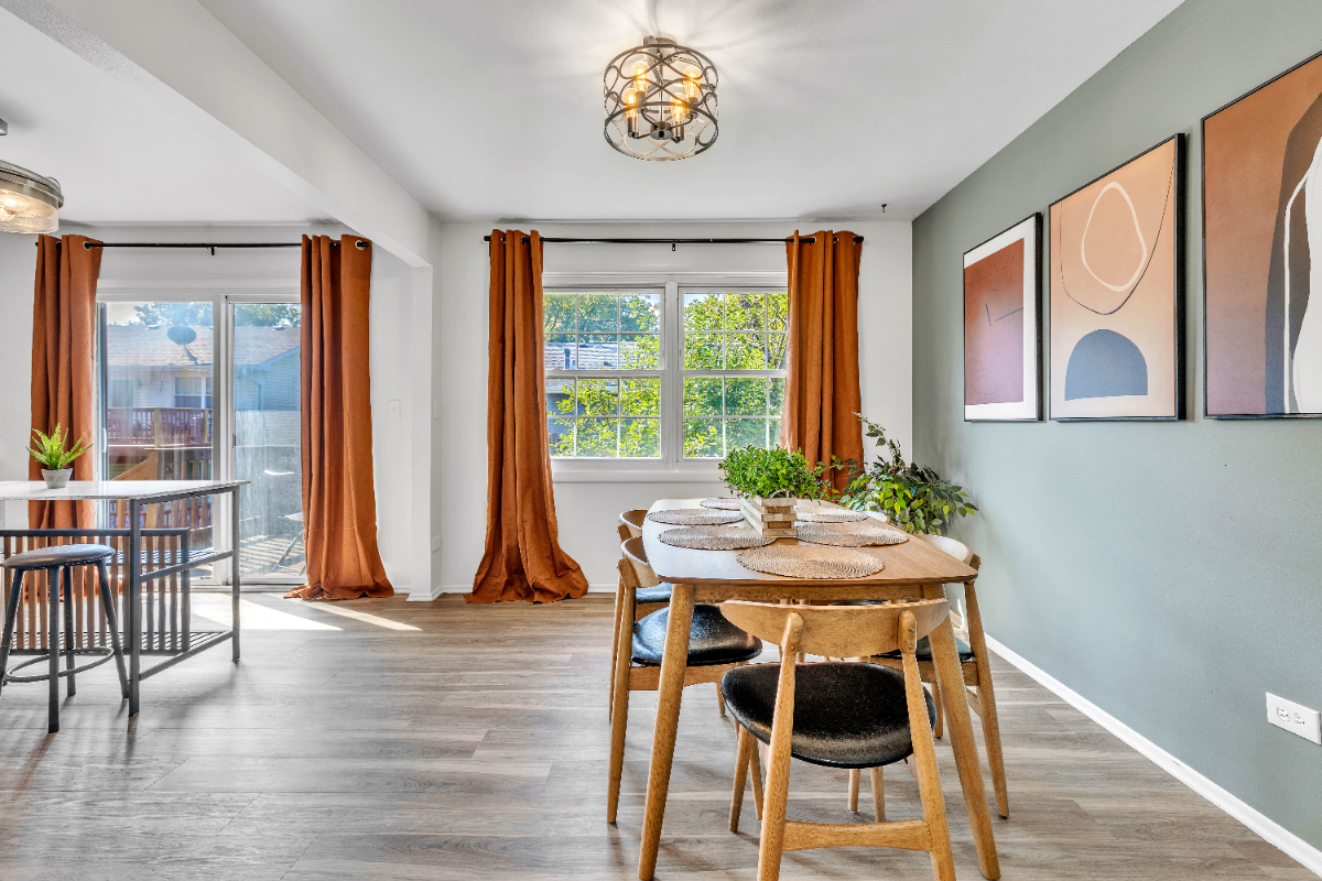 Modern split level with 4 beds and dedicated work space - Photo 4