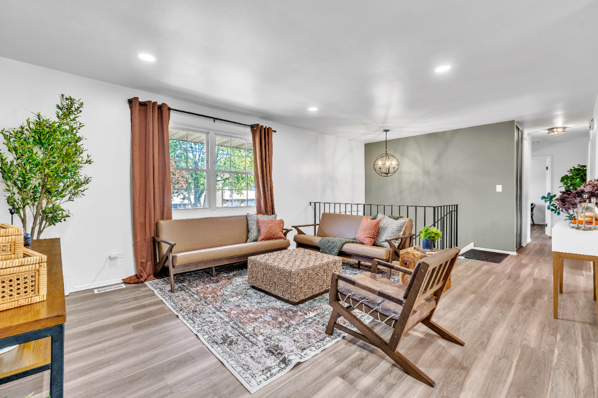 Modern split level with 4 beds and dedicated work space