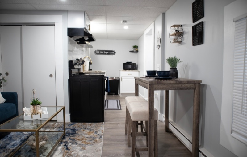 Newly Renovated Apartment - Neighborhood of the Arts - Close to Strong and RGH - Photo 10