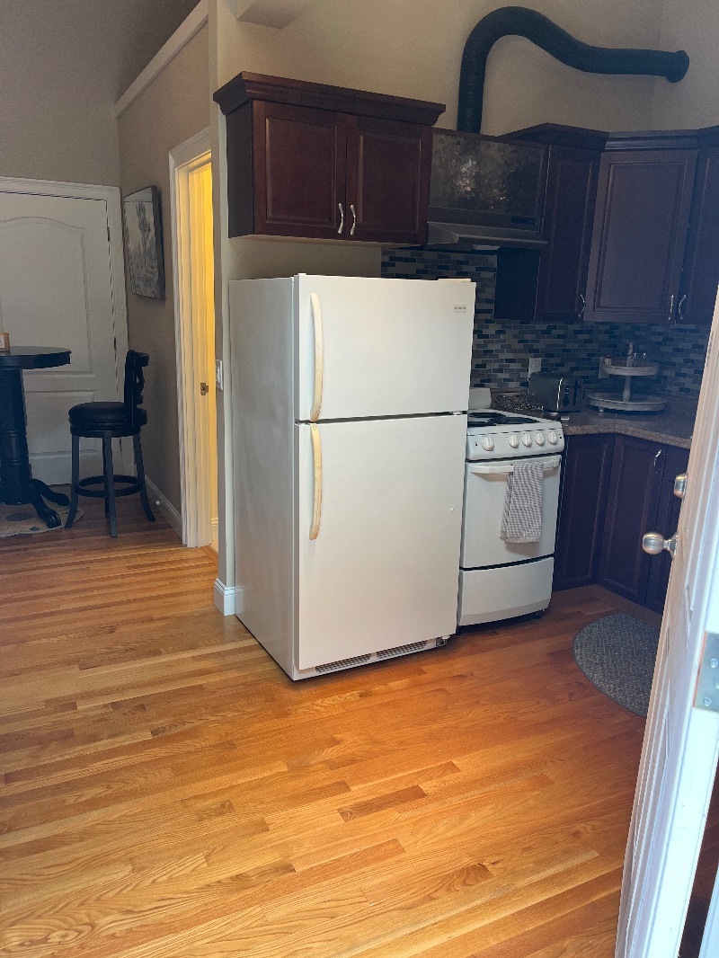 Newer apartment in great neighborhood