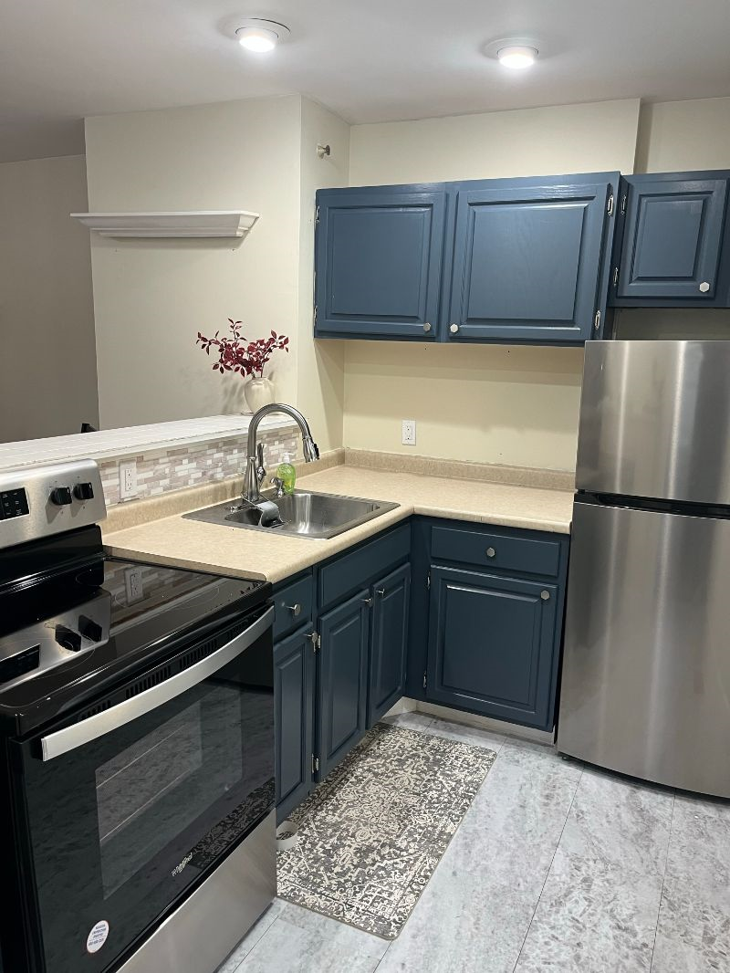 Cozy 2 Bedroom Apartment in Historic Neighborhood - Photo 1
