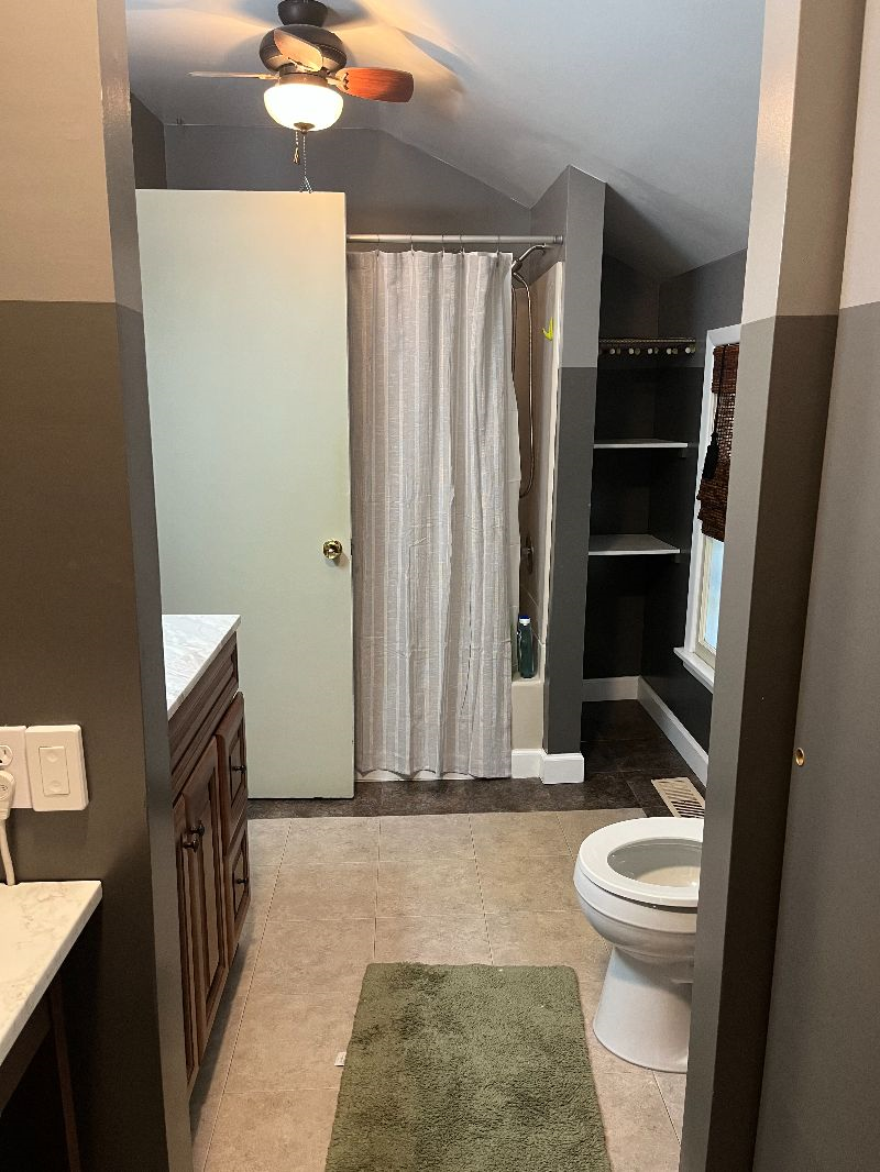 Cozy 2 Bedroom Apartment in Historic Neighborhood - Photo 5