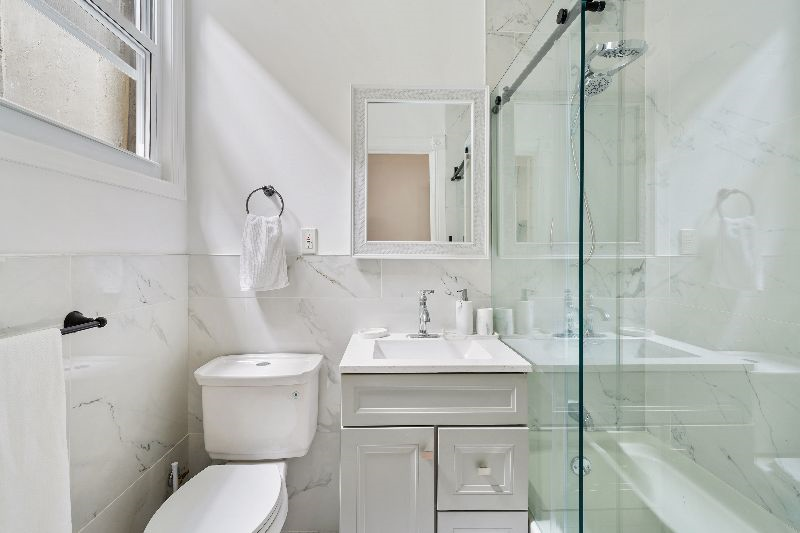 2 Bedroom Apt in Brownstone with Office- Available Jan-April - Photo 7
