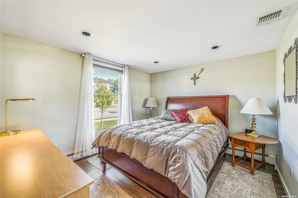 Full House w/ Private Master bedroom/bathroom - Photo 2