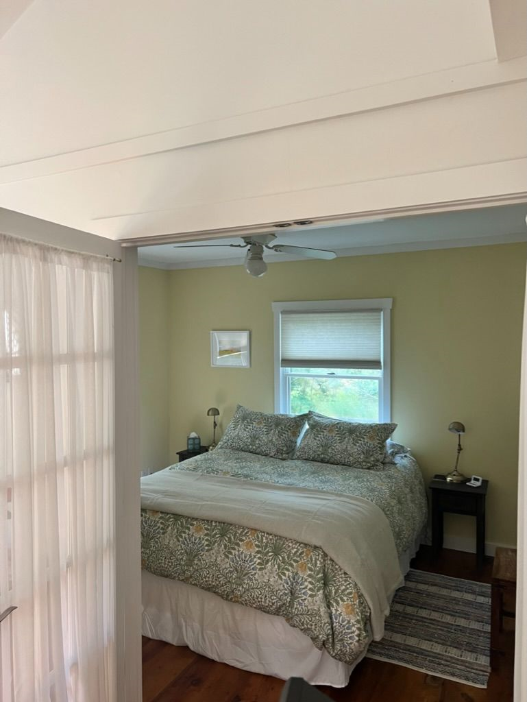 Quiet Cozy Cottage less than 10-15 miles away from local hospitals - Photo 3