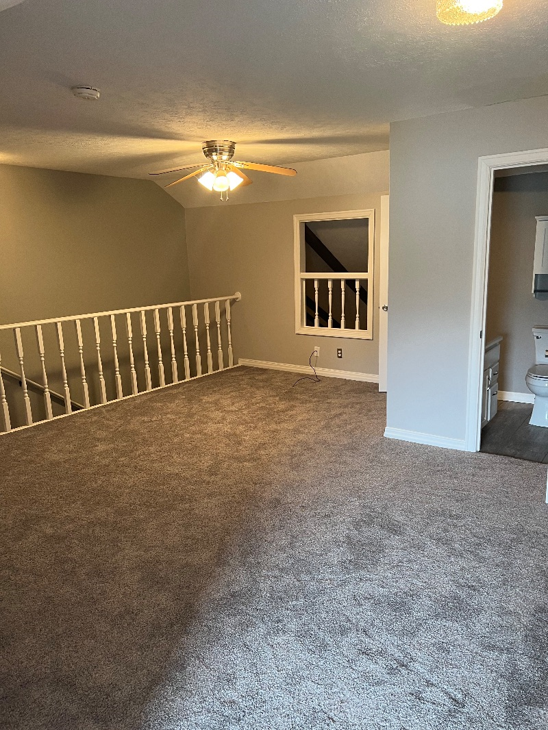 Private room in townhouse. Bridgeport WV - Photo 3