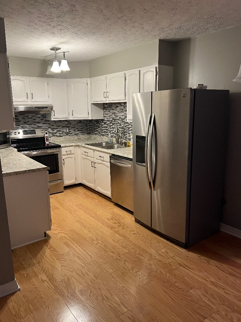 Private room in townhouse. Bridgeport WV - Photo 4