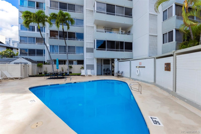 Condo in the Heart of Honolulu - Photo 6
