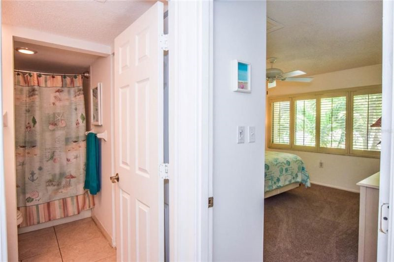 Siesta Key 1brm Condo - Easy Beach Access - Photo 3