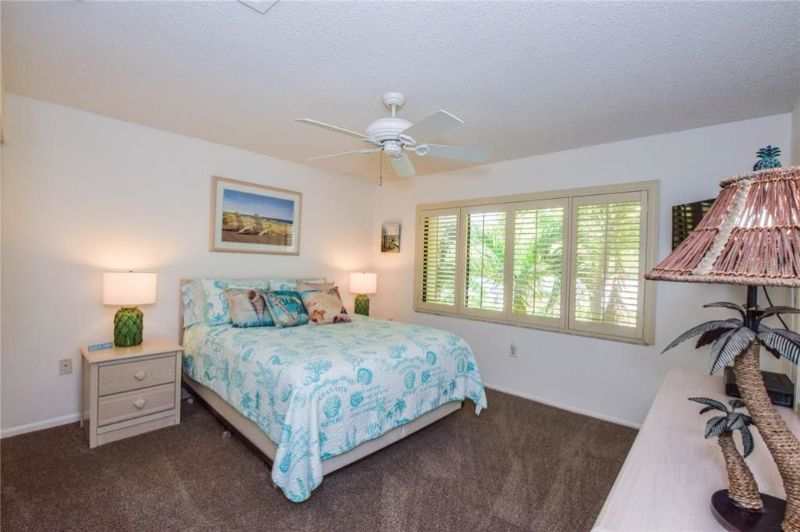 Siesta Key 1brm Condo - Easy Beach Access - Photo 5