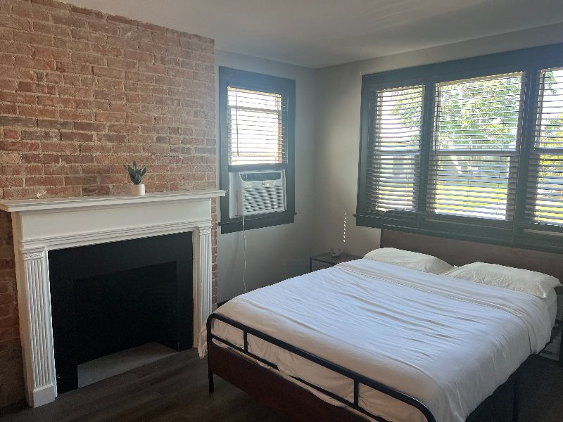 Furnished Studio in Old Towne East - D