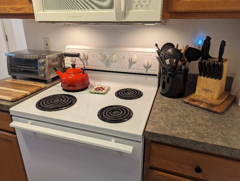 1 bedroom Downtown Apartment -Perfect Location - Photo 8
