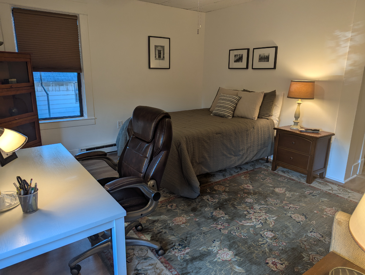 1 bedroom Downtown Apartment -Perfect Location - Photo 2