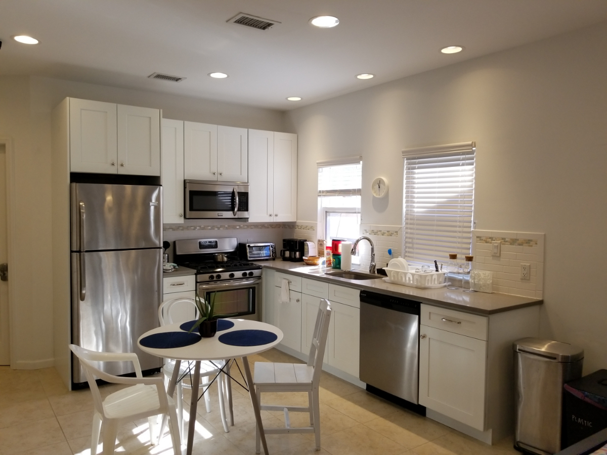 Ditmas Park 3 Bedroom Steps from Q Train (3rd Fl)