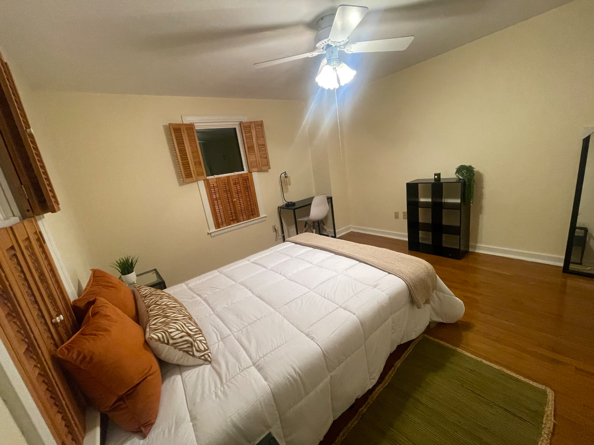 Private Bedroom Cozy and Quiet - Photo 2