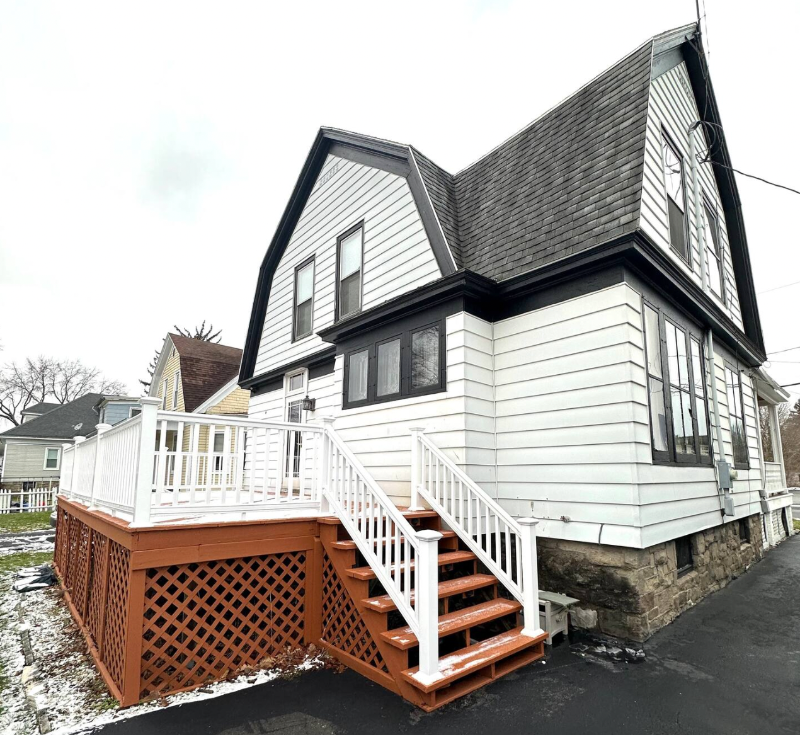Utica Upstate Escape - Photo 5