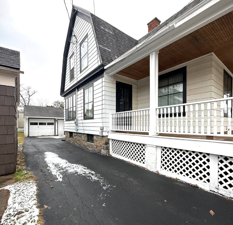 Utica Upstate Escape - Photo 6