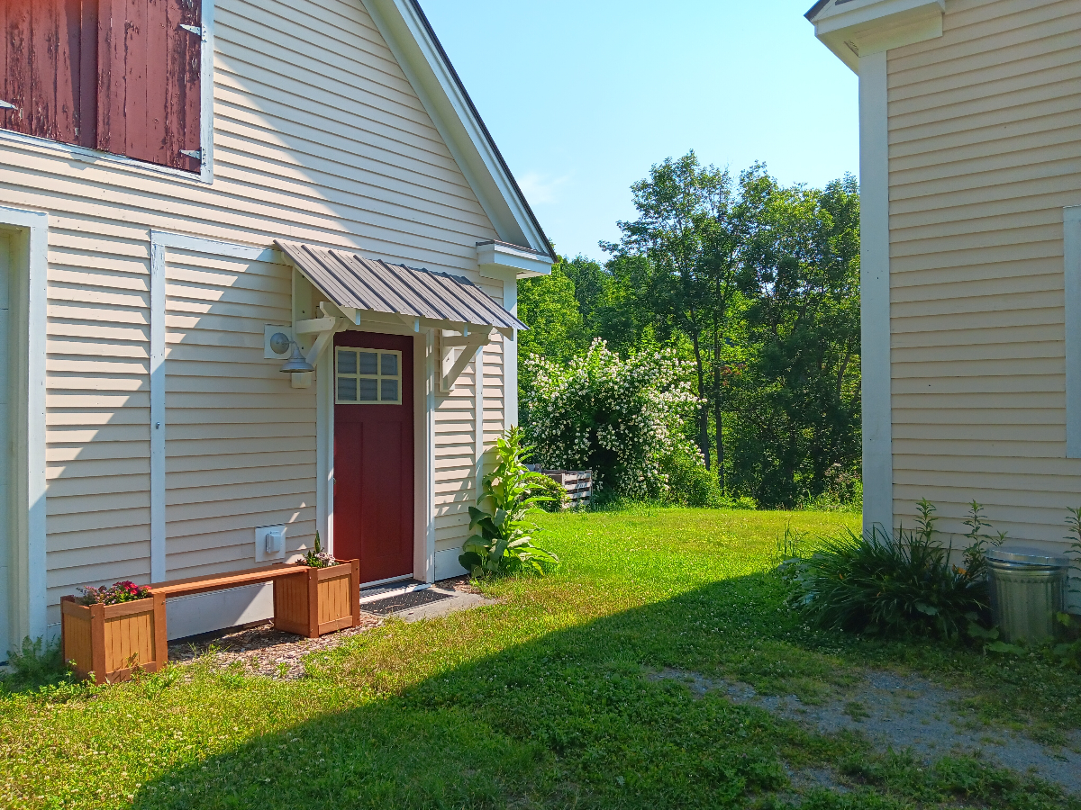 Clean New Apartment on Beautiful Homestead - Photo 7