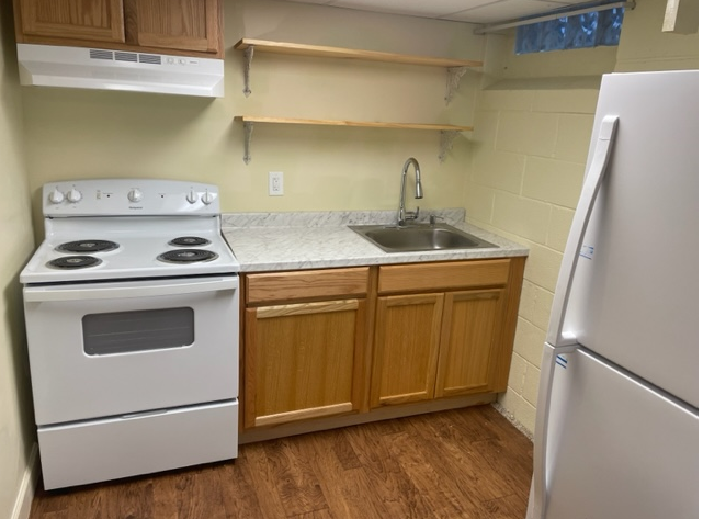 Safe Neighborhood,  clean, convenient everything included - Photo 2