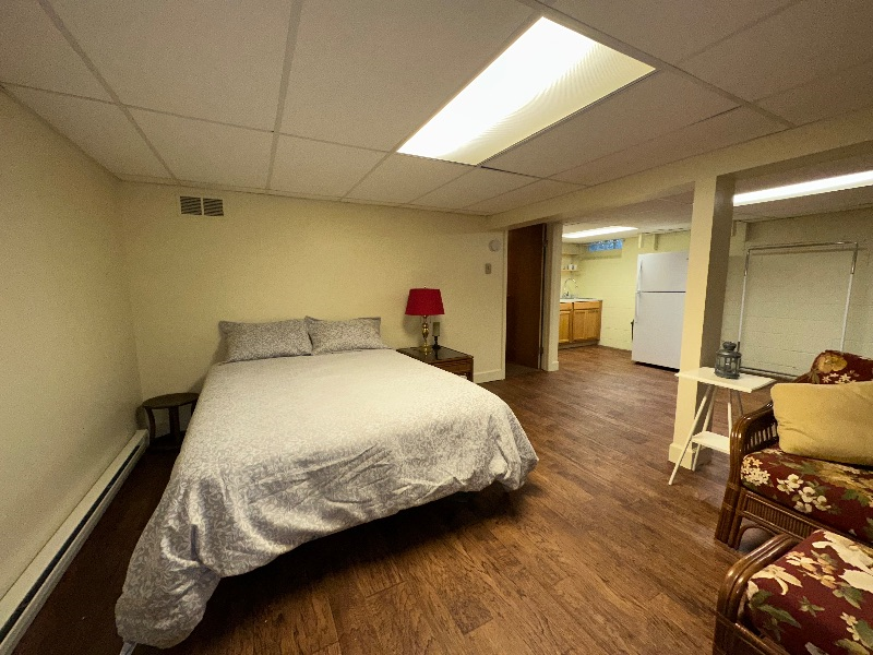 Safe Neighborhood,  clean, convenient everything included - Photo 8