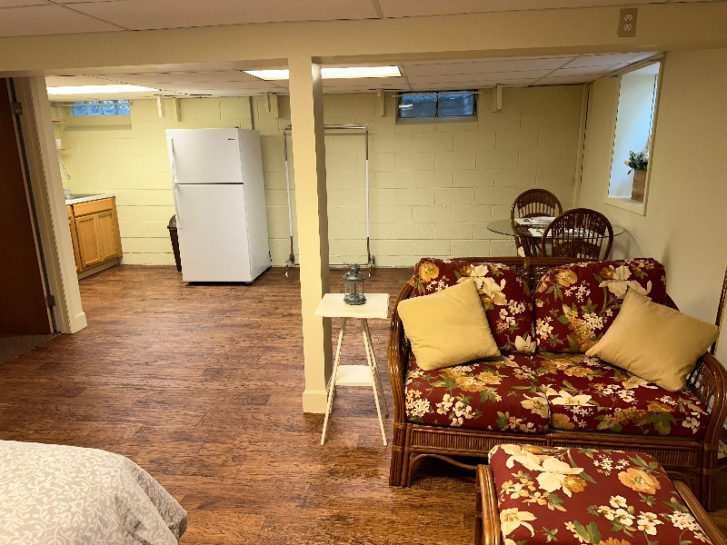 Safe Neighborhood,  clean, convenient everything included - Photo 11