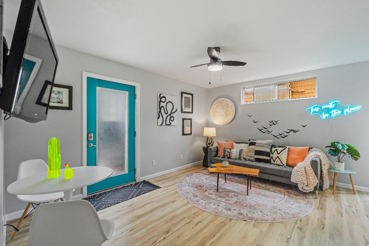 BEACH 1 Bedroom with Parking Laundry and Full Kitchen - Photo 4