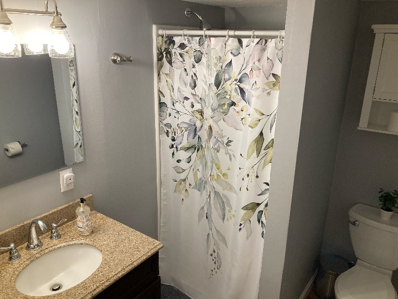 Spacious 1-Bed Private Apartment w/ Laundry - Photo 11