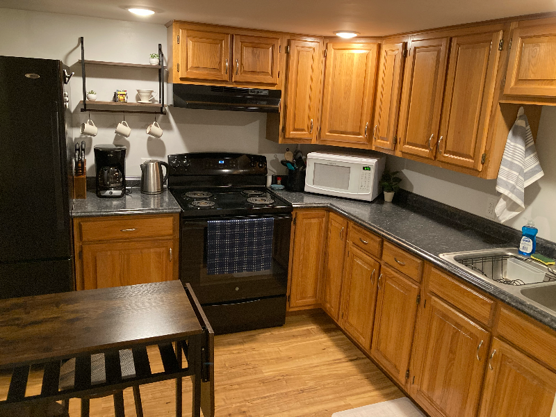 Spacious 1-Bed Private Apartment w/ Laundry - Photo 3