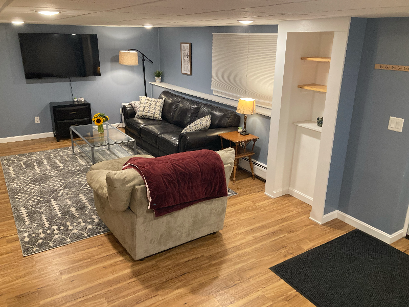 Spacious 1-Bed Private Apartment w/ Laundry - Photo 4