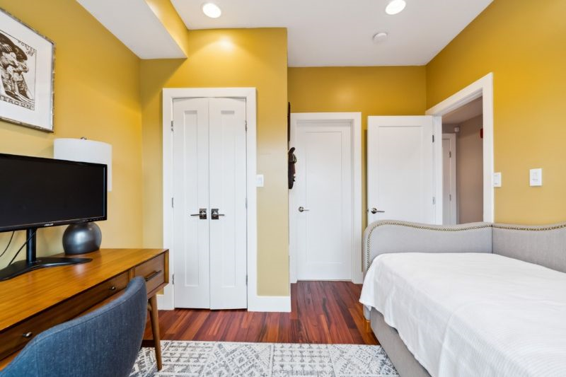 Lower Level Room - Photo 10