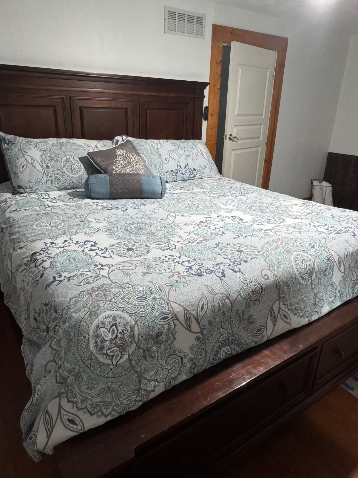 Cozy Nook 1 Near Hospitals and Franciscan University - Photo 12