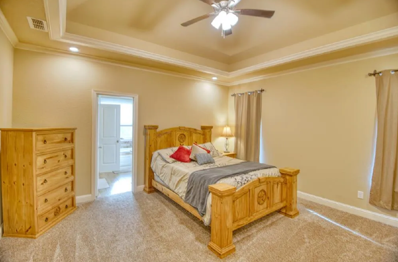 Beautiful Home Near Hospitals - Photo 3