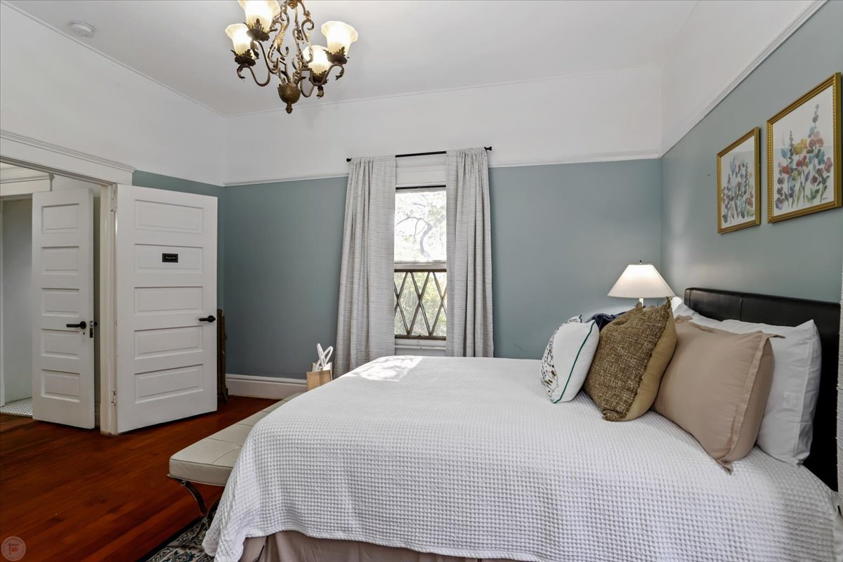 Walking Distance to St Joesephs Magnificent Magnolia Estate Home Rose - Photo 5