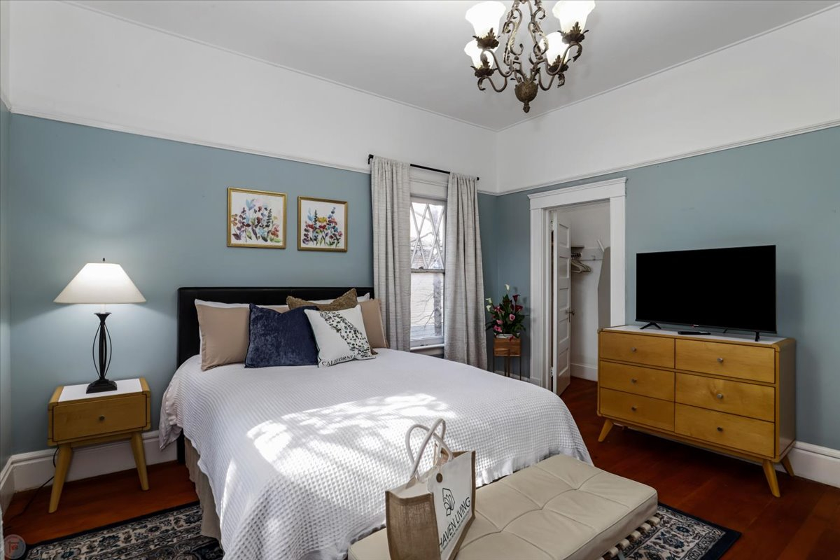 Walking Distance to St Joesephs Magnificent Magnolia Estate Home Rose - Photo 4