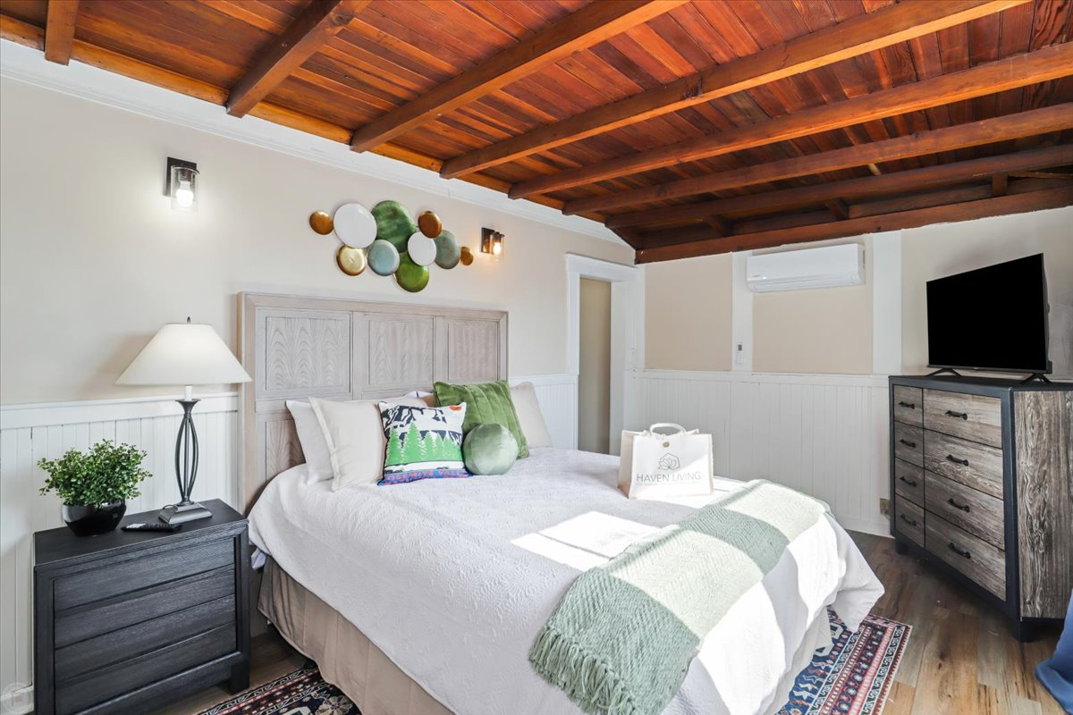 Walking Distance to St Joesephs Magnificent Magnolia Estate Home Rose - Photo 5