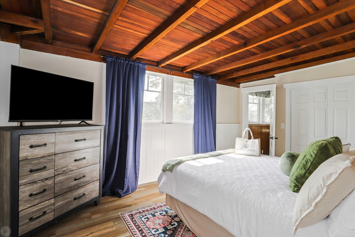 Walking Distance to St Joesephs Magnificent Magnolia Estate Home Rose - Photo 4