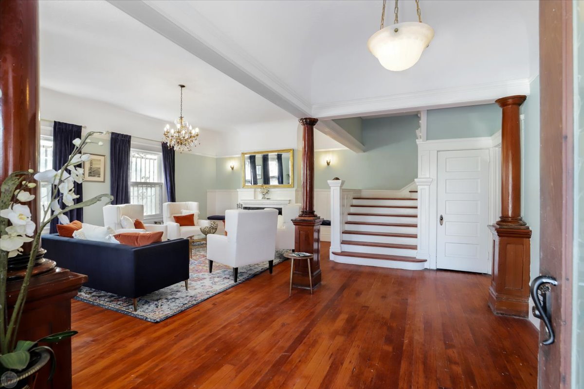 Walking Distance to St Joesephs Magnificent Magnolia Estate Home Rose - Photo 4