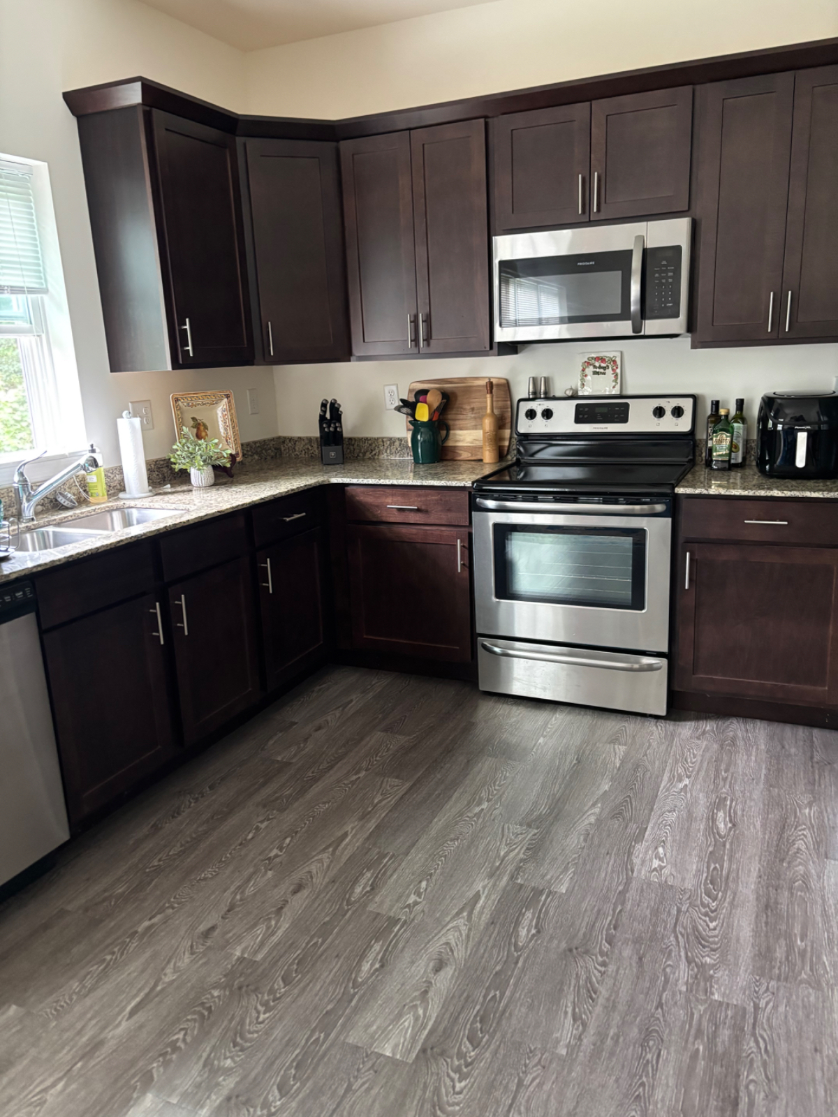 Newer Townhouse with Spacious Bedrooms Less Than 8 Miles To Major Hospitals-Rent by Room Or Entire T - Photo 2