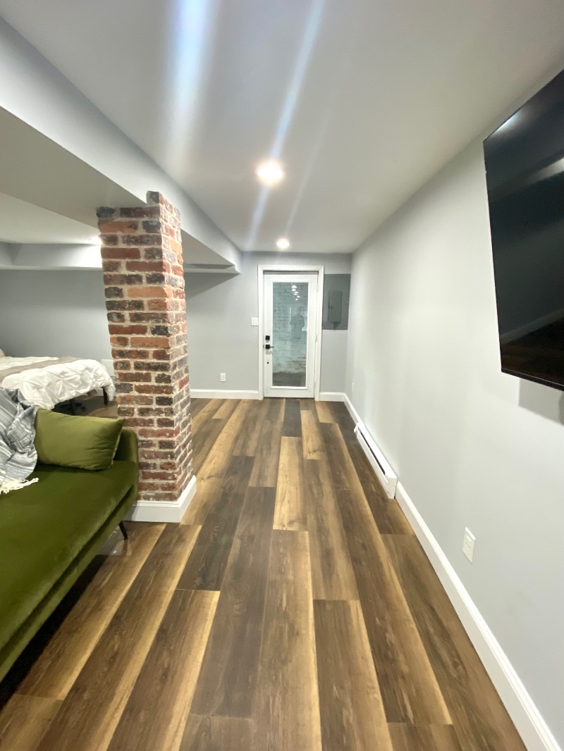 Cozy Newly Renovated Basement Apartment - Photo 5