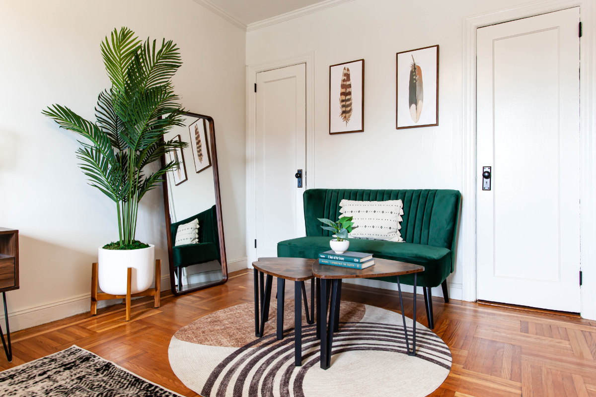 Sunny, Spacious 4-Bedroom, 2-Bath Home with Chic Decor - Photo 6