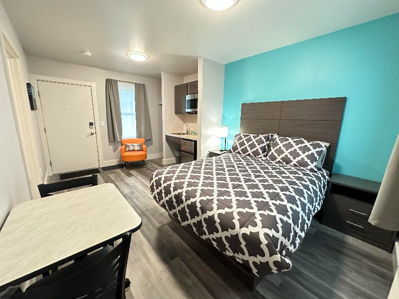 Studio Suite w/ Kitchenette - Safe for Nurses - Photo 2