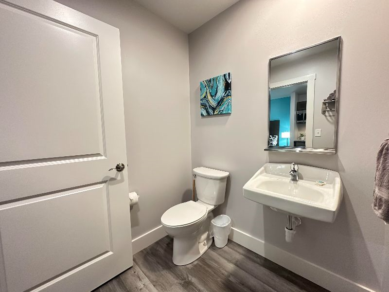 Studio Suite w/ Kitchenette - Safe for Nurses - Photo 11