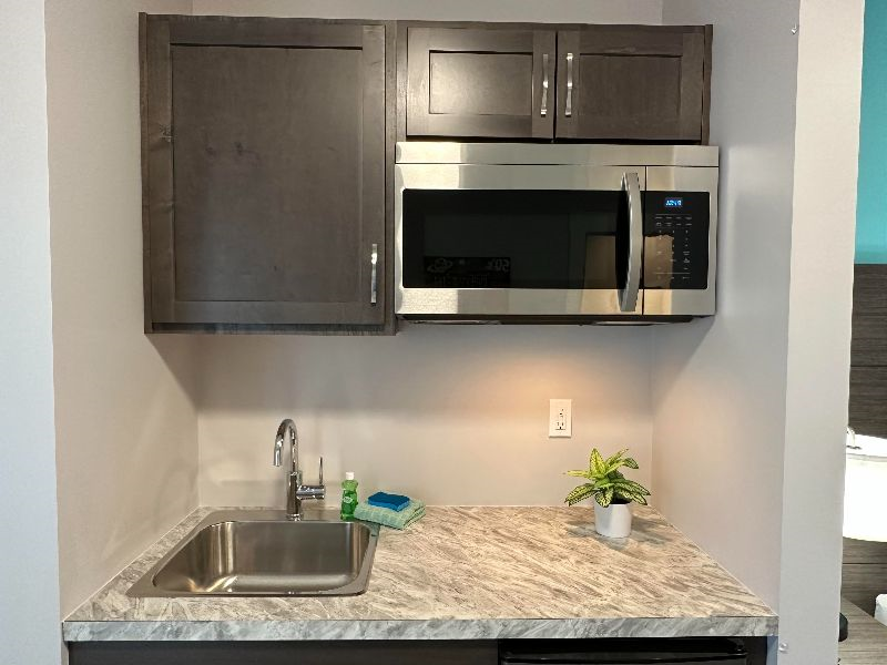 Studio Suite w/ Kitchenette - Safe for Nurses - Photo 7