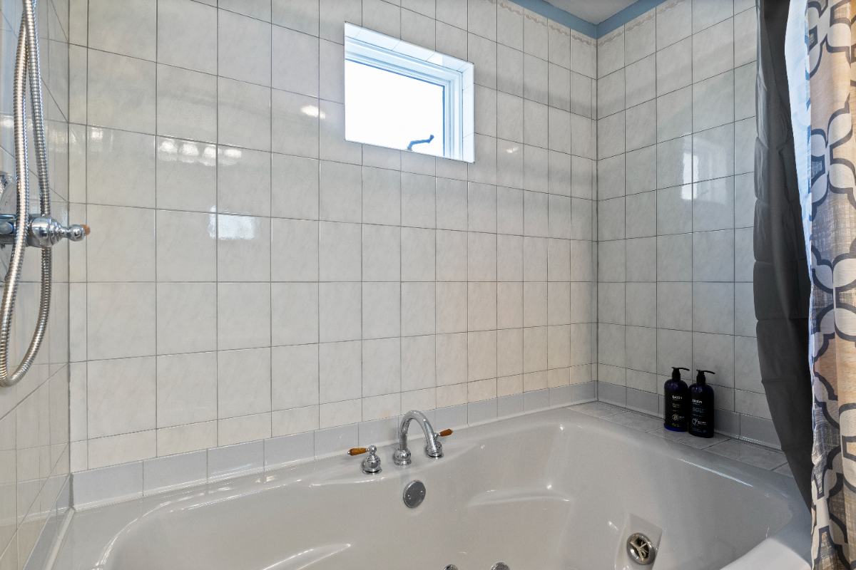 Studio Suite w/ Kitchenette - Safe for Nurses - Photo 11