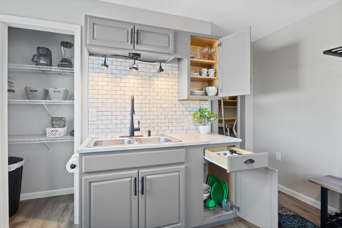 Studio Suite w/ Kitchenette - Safe for Nurses - Photo 8