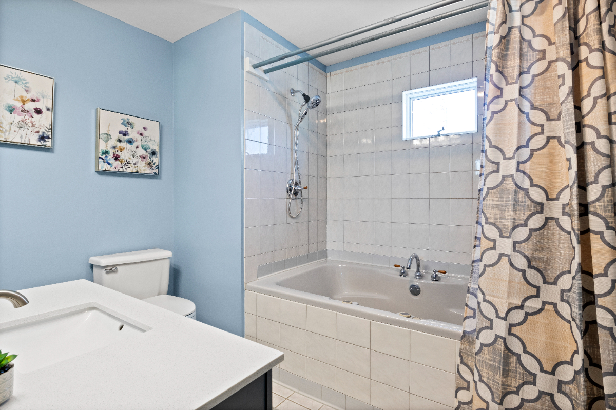 Studio Suite w/ Kitchenette - Safe for Nurses - Photo 10