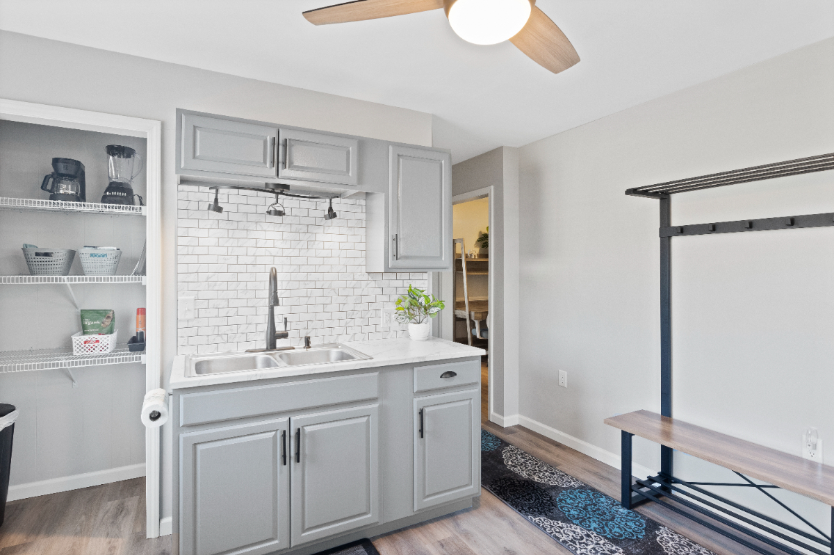 Studio Suite w/ Kitchenette - Safe for Nurses - Photo 3