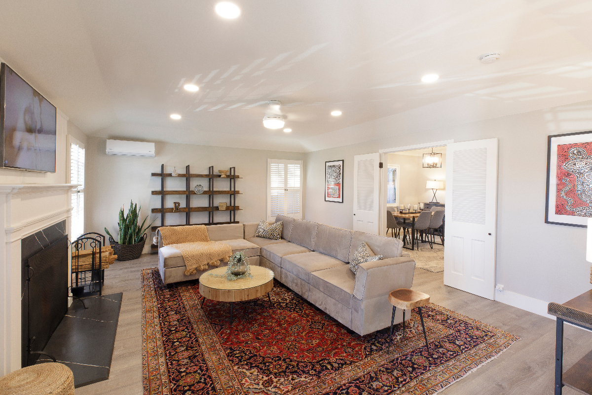 Charming South LA Retreat in Historic Leimert Park - Modern Updates with Classic Charm - Private Yard and Patio - Photo 1