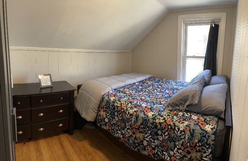 newly redone private 1-bedroom apt - walk or bike to UVM medical center - Photo 4